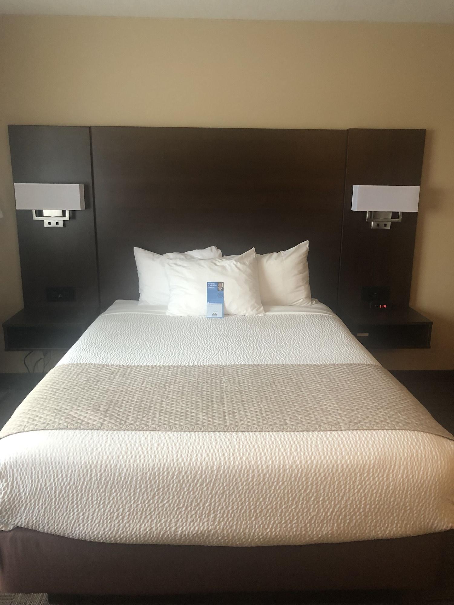 Days Inn By Wyndham Hinton Esterno foto