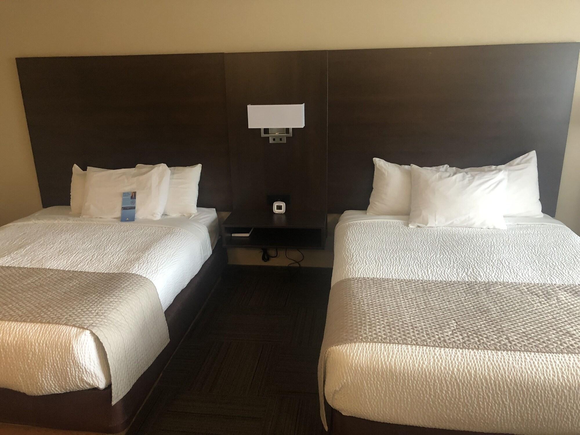 Days Inn By Wyndham Hinton Esterno foto